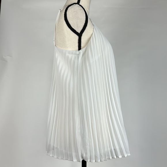 A New Day accordion pleated blouse shirt - size medium - Picture 3 of 5